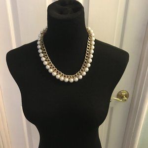 Unbranded - Gorgeous Gold Plated and Pearl Colored Necklace